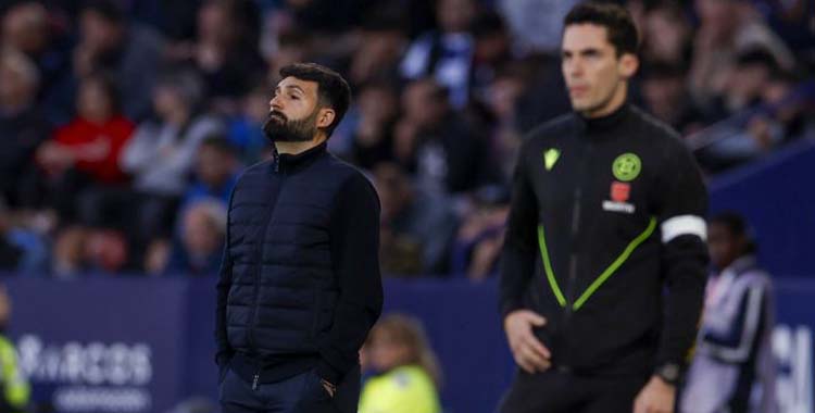 Fernández Romo durante el Levante-Cartagena.