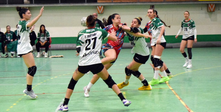 La escuadra fuensantina trabajando en defensa. Foto: La Clasi