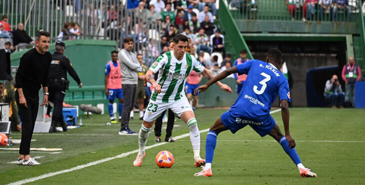 Carracedo en el partido ante el Real Oviedo. Autora: Natalia Román