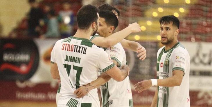 Los jugadores del Córdoba Patrimonio celebran un gol.