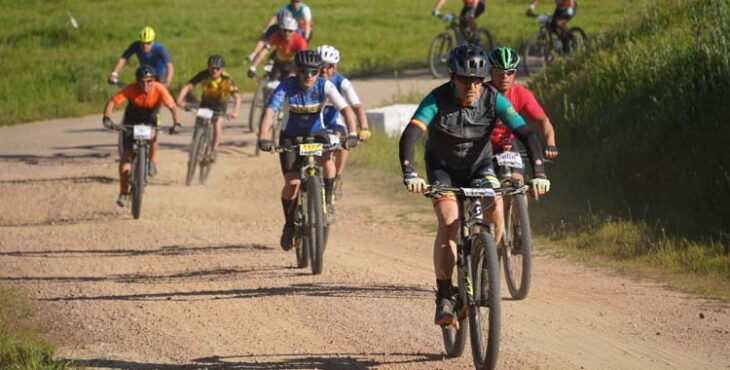 Ciclistas durante la Guzmán el Bueno 2025.