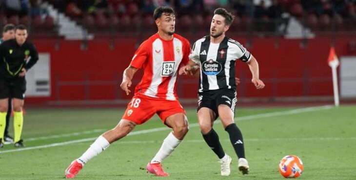 El Almería sentencia al Racing Ferrol y vuelve al play-off.