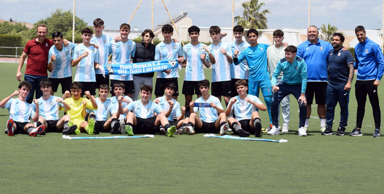 Los cadetes del cuadro albiceleste tras su ascenso. Foto: Don Bosco CF