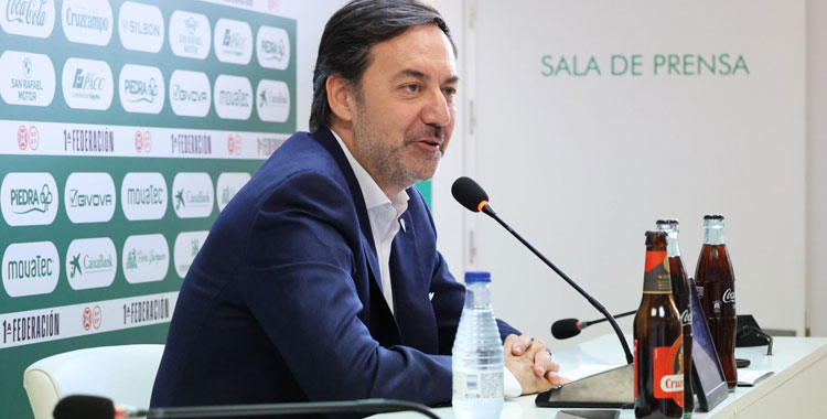 Fernández Monterrubio, CEO del Córdoba, en una rueda de prensa. Foto: Córdoba CF