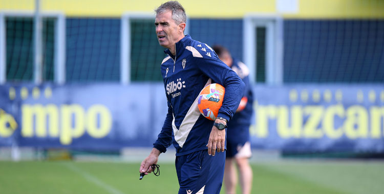Gaizka Garitano en uno de los entrenamientos de esta semana. Foto: Cádiz CF