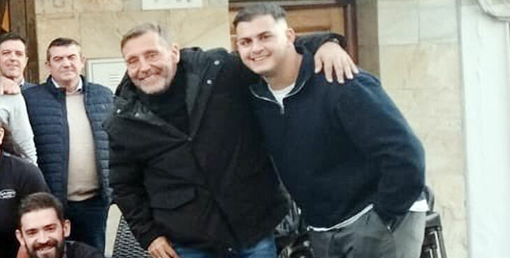 Juan Carlos Quero en una foto de grupo de este curso. Foto: Atlético Espeleño