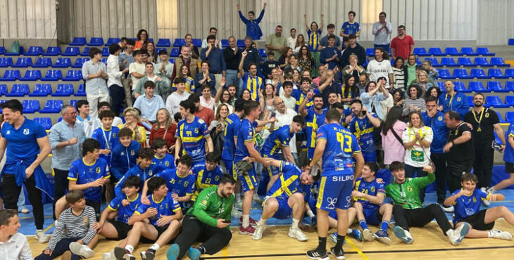 La locura tras la clasificación para la fase de ascenso de los lasalianos el pasado sábado. Foto: La Salle Balonmano