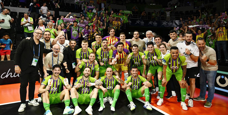 La foto de la victoria tras el triunfo balear. Foto: Illes Balears Palma Futsal