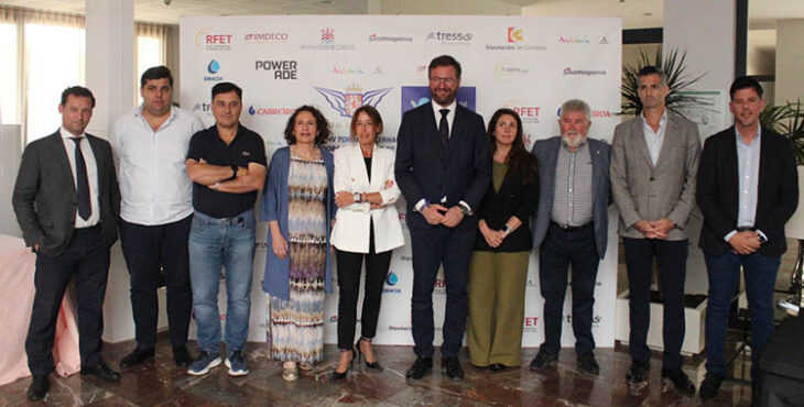 La presentación del ITF Internacional del Real Aeroclub con todos los patrocinadores.