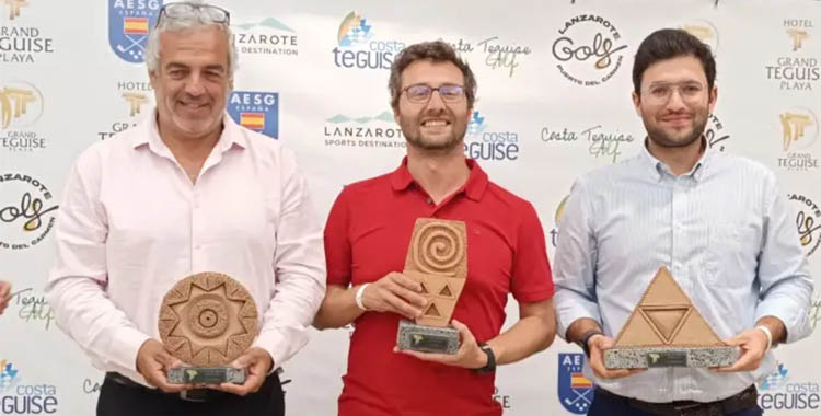 El podio final de la IV Copa de Medios d Trofeo Grand Teguise Playa con la victoria de Alberto Ortega, secundado por Antonio Solans y Miguel Carnero.