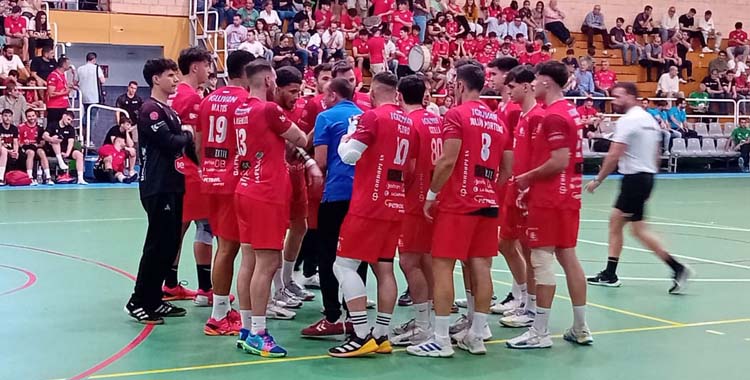 Tiempo muerto del Cajasur CBM ante el Zamora. Foto: Rafa Fernández