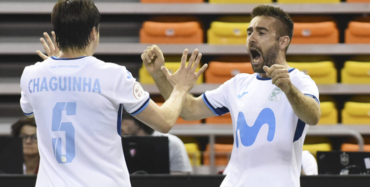 Cecilio celebra su gol ante el Servigroup Peñíscola.