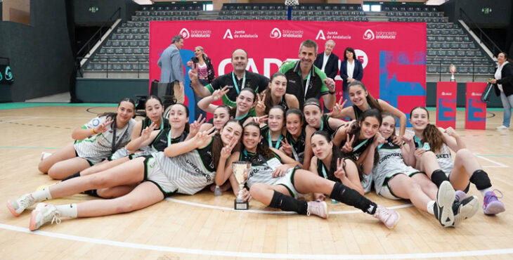 El Cordobásket tras acabar segundo en el CADEBA.