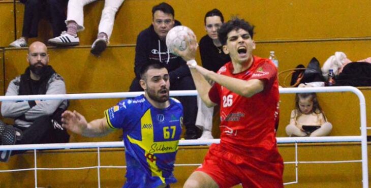 Acción del derbi entre Cajasur CBM y La Salle en Fátima. Foto: Rafa Barroso