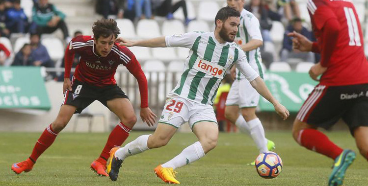 Javi Galán en la última visita del Mirandés a El Arcángel.