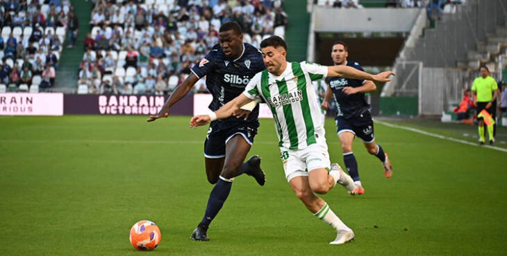 Un lance del pasado año en el duelo entre Córdoba y Cádiz, con Jacobo como protagonista. Autora: Natalia Román