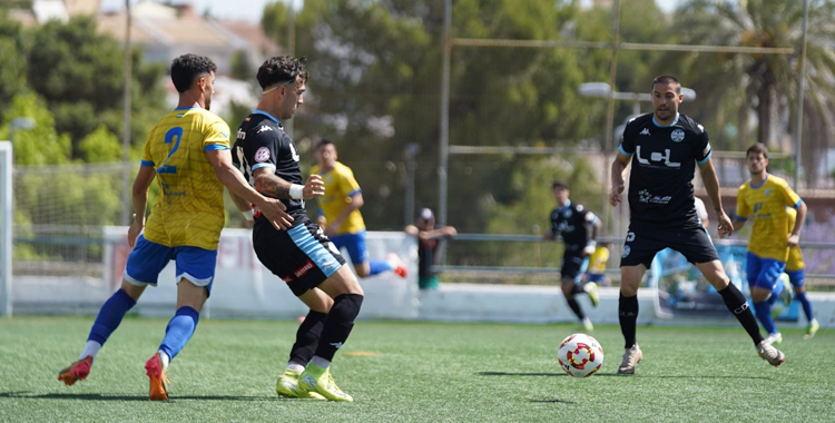 Joselillo juega con David Agudo en Tomares.
