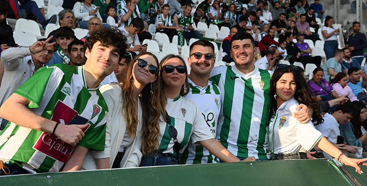 Jóvenes cordobesistas de las Cruces a El Arcángel.
