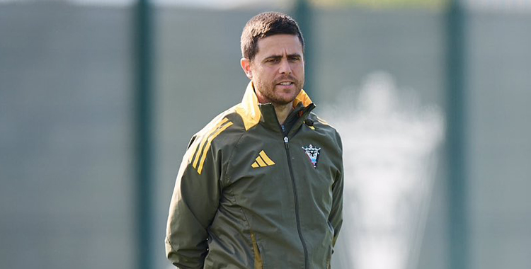 Alessio Lisci en un entrenamiento del Mirandés.