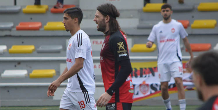 Migue García en un partido con el Salerm. Foto: Tino Navas / Salerm Puente Genil