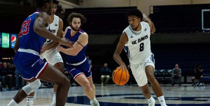Pablo Tamba en un partido con la UC Davis.