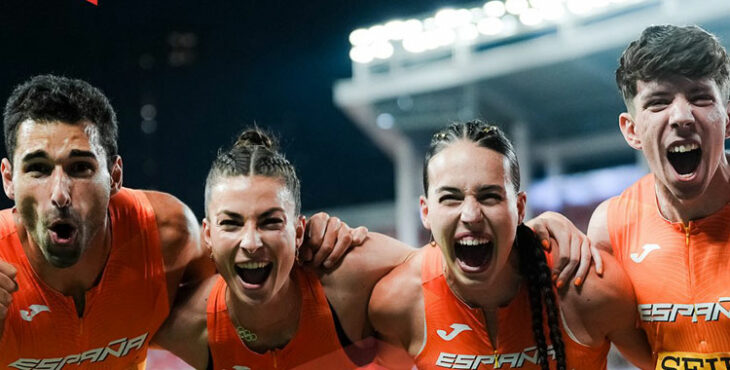La locura del cuarteto español tras su carrerón con récord de España. Foto: RFEA