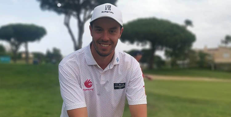 Feliz. Víctor Pastor sonriendo a la cámara de Cordobadeporte al acabar una de sus tres primeras rondas en el Challenge de Cádiz.