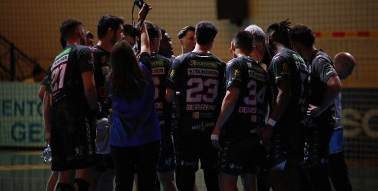 La plantilla del Ángel Ximénez quiere salir de las tinieblas de una mala segunda vuelta en la jornada final.