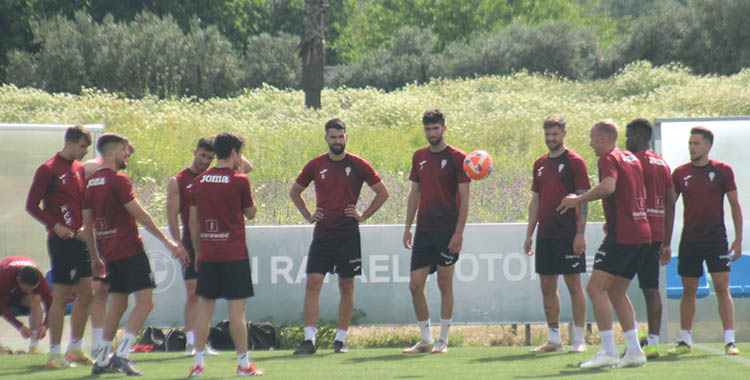 La plantilla del Córdoba quiere más en Burgos.