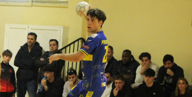 Antonio Pineda en un partido de esta pasada temporada. Foto: La Salle Balonmano