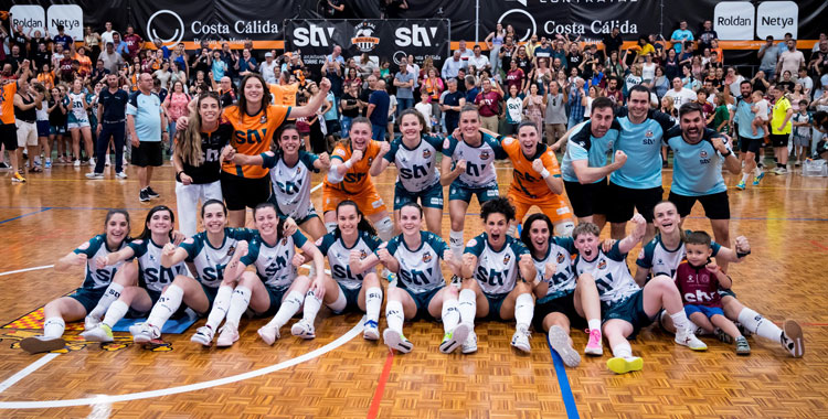 La foto de celebración de Cristina García tras eliminar al Torreblanca. Foto: STV Roldán