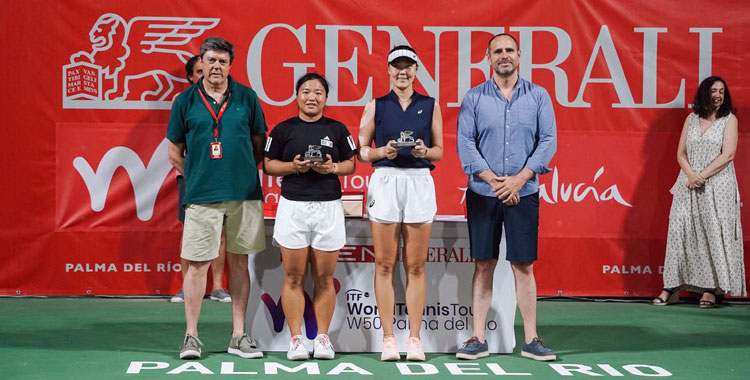 Las ganadoras del torneo de dobles en el Open Generali