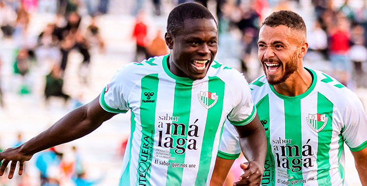 Fomeyem celebrando uno de sus goles en el Antequera. Foto: SER Andalucía Centro