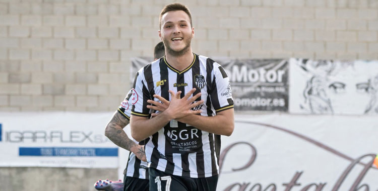 Kliti Valisi celebrando un tanto este pasado curso. Foto: Haro Deportivo