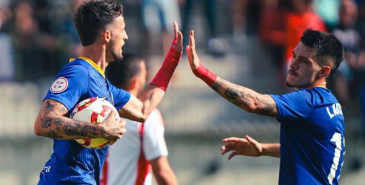 Manu Nieto, a la izquierda, tras marcar el 1-1 ante la Ponferradina. Foto: FC Andorra