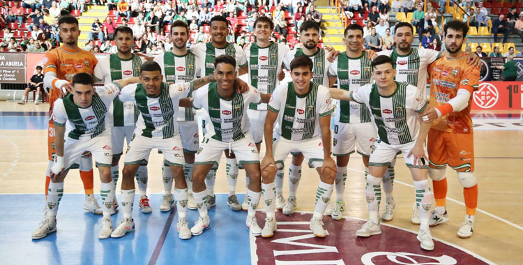Una formación de la plantilla del pasado curso. Foto: Edu Luque / Córdoba Futsal