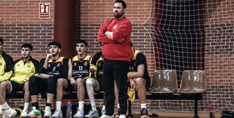 Pedro Cabello en un partido del Peñarroya.