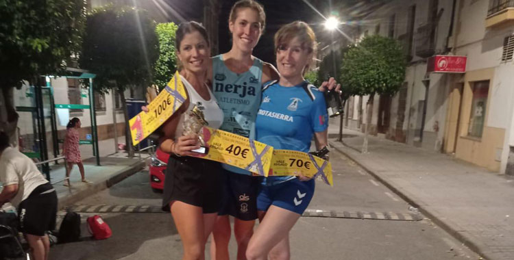 El podio femenino en la X Carrera Popular Villa de Pedro Abad
