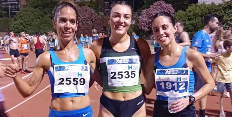 María Moyano, Laura Vázquez y Yolanda López, de izquierda a a derecha en la imagen, ocuparon el podio femenino. Foto: Club Trotasierra