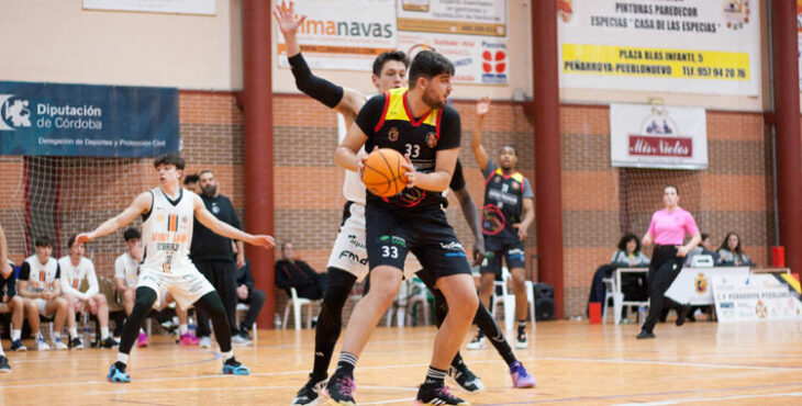 Roberto Merino en un partido de esta temporada. Foto: Emilio José Torres / Facebook: Torres Caballero Fotografía / Instagram: @ejtorrescaballero
