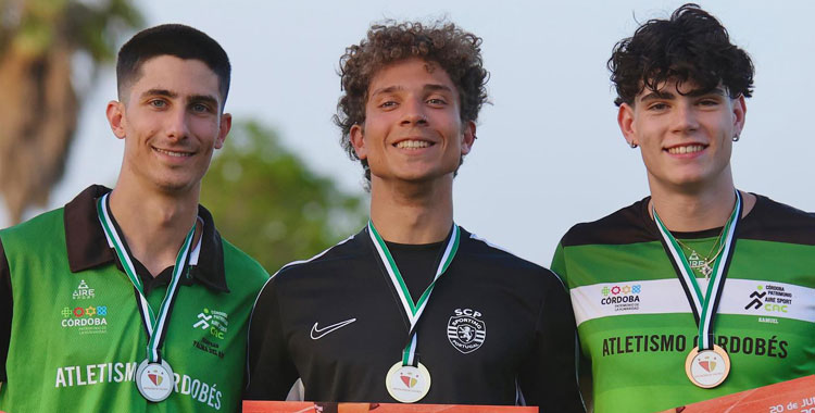 Juan Francisco Trujillo y Samuel Molero, en la foto en una imagen reciente, fueron dos de los medallistas en tierras malagueñas. Foto: Club Atletismo Cordobés