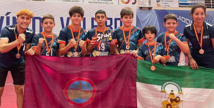 El Academia Voleibol Córdoba, bronce nacional alevín.