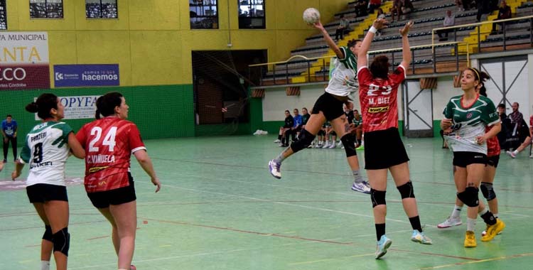 Acción ofensiva de Adesal en un partido en La Fuensanta.