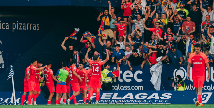 La celebración del gol del ascenso andorrano en El Toralín. Foto: RFEF