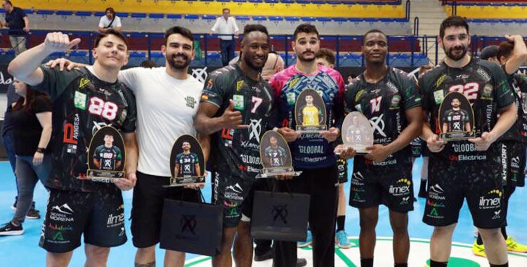 El adiós al Ángel Ximénez de seis jugadores.
