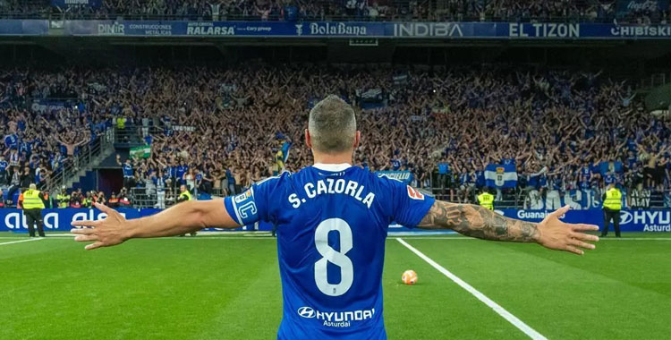 El Carlos Tartiere se rinde ante Cazorla.