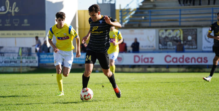 Álvaro Toledano, nuevo jugador celeste. Foto cedida por el Ciudad de Lucena