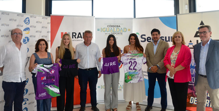 La foto de familia con representantes del Adesal y apoyo público y privado. Foto: Adesal Córdoba
