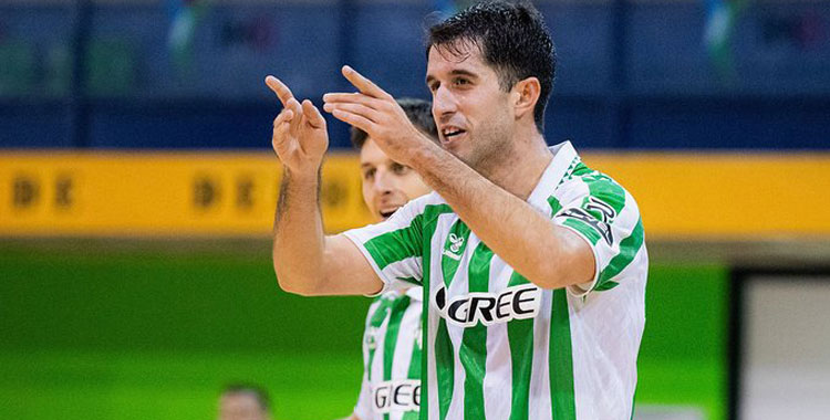 Ismael López celebrando un gol el Betis. Foto: @RemateRevista