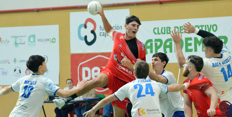 Rafa Acosta, a la derecha de la imagen, es uno de los juveniles que promocionan en el ARS. Foto: Rafa Barroso / CBM
